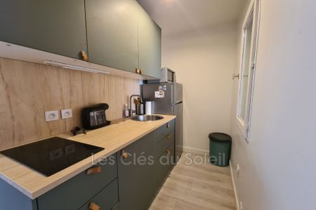 Location appartement studio 30 m² Bandol - Photo 3