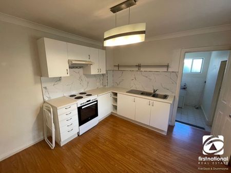 Updated Terrace Home in Convenient Summer Hill Location - Photo 4