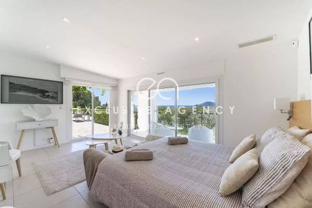 Cannes Location meublee a l'annee villa 7 pieces 284.68 m² piscine et vue mer - Photo 3
