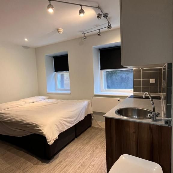 Studio to rent - Photo 1