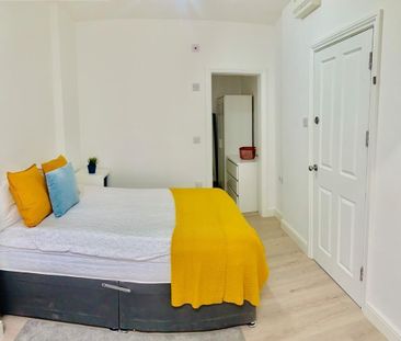 Studio Flat, Meyrick Road, NW10 - Photo 4