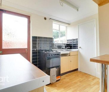 3 bedroom terraced house to rent - Photo 6