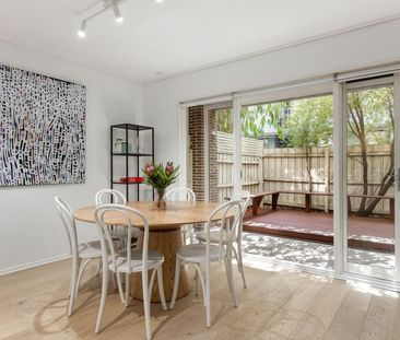 Courtyard Oasis with Two Car Spaces in the Heart of Elwood - Photo 3