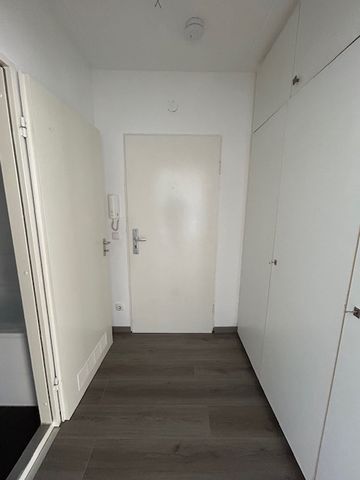 Gerade Renoviert! Schöne Wohnung mit Balkon und neuem Bad - Photo 2