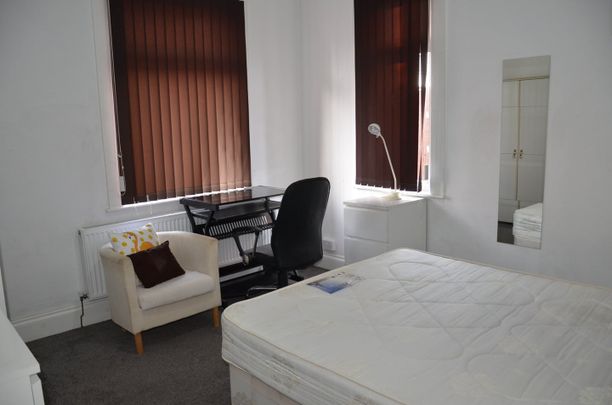 5 Bed Semi-Detached House, Marlborough Road, CV2 - Photo 1