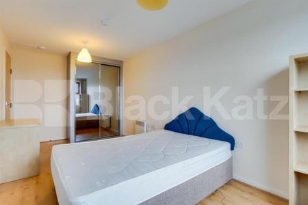 Beautiful 2-Bedroom Apartment in Modern Hungerford Road Development - Photo 4