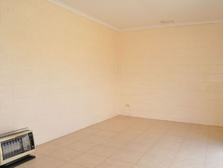 CENTRAL CBD LIVING – LOW MAINTENANCE & CONVENIENT - Photo 2