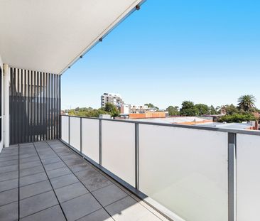 Perfectly Positioned & Prime Location! - Photo 2