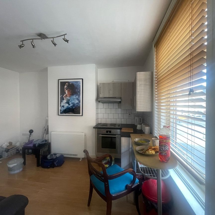 1 Bed Flat, Beeston, LS11 - Photo 1