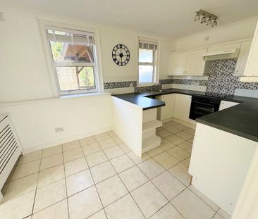 2 bedroom semi-detached house to rent - Photo 5