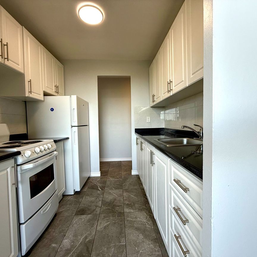 For Lease - 363 Lakeshore Road Unit# 701, Mississauga, Ontario - Photo 1