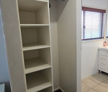 Broadbeach Waters - Photo 2