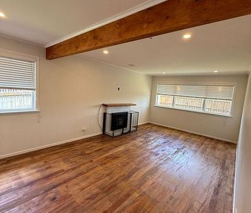 Charming 3BR Henderson Haven - Photo 3