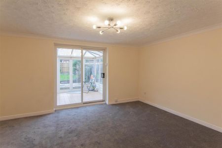 3 bedroom semi-detached house to rent - Photo 2