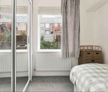 2 Bed Semi-Detached House, Ingram Road, S2 - Photo 5