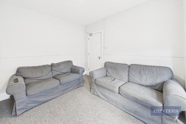 4 bedroom semi-detached house to rent - Photo 1