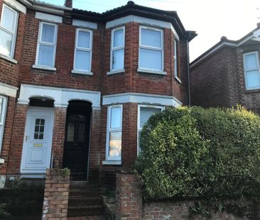 3 bedroom semi-detached house to rent - Photo 6