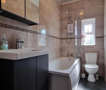 3 bedroom terraced house to rent - Photo 3