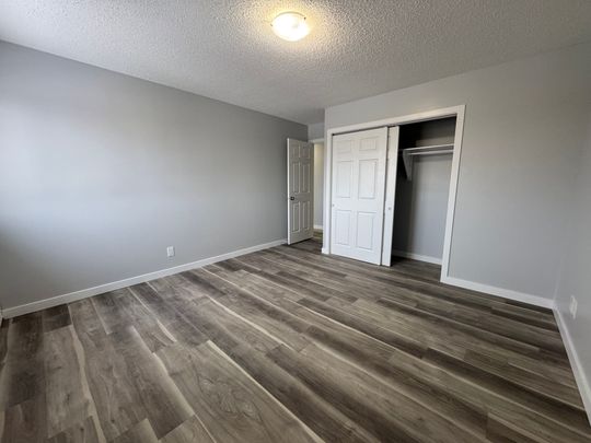 Modern and Spacious 3-Bedroom Apartment - SMALL PET FRIENDLY! - Photo 1