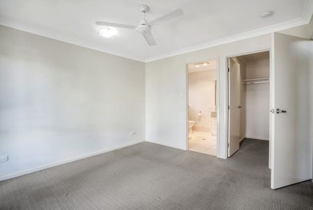 LOW MAINTENANCE 3 BEDROOM HOME - Photo 4