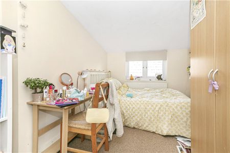 Egham Hill, Egham, Surrey, TW20 0BG - Photo 5