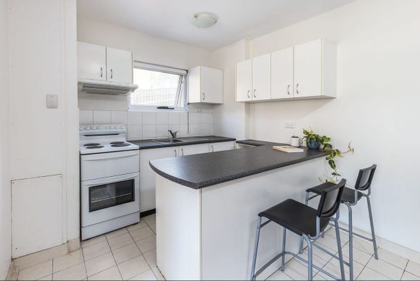 Comfortable Studio Living in Central Position - Photo 1