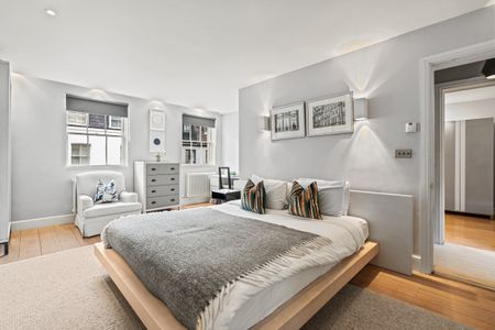 Impeccably Presented Turnkey Mews House on Pavilion Road - Photo 5