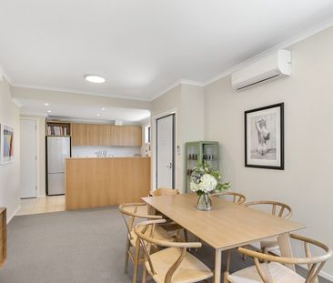 SUNNY TOWNHOUSE IN MIRAMAR! - Photo 3