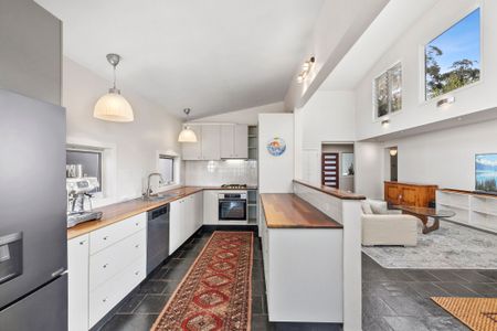 18 Pacific Crescent, Maianbar NSW 2230 - House For Rent | Domain - Photo 2
