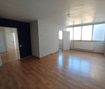 Location Appartement 4 pièces 74m² LILLE 59000 - Photo 4