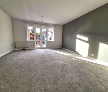 3 bedroom semi-detached house to rent - Photo 2