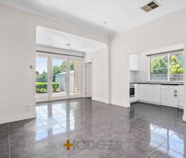 Stylish Californian Looking Into The Sun - Photo 1