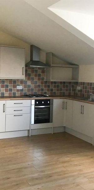 2 bedroom Flat To Let - Photo 1