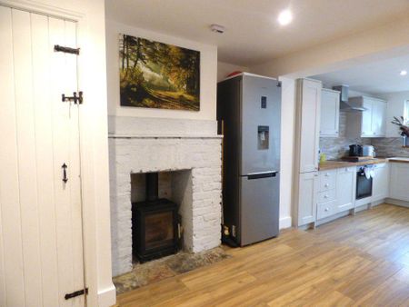 2 bedroom terraced house to rent - Photo 5