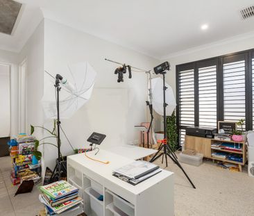 STYLISH 4X2X2 FAMILY HOME IN SUCCESS REPRESENTS GREAT VALUE!! - Photo 1