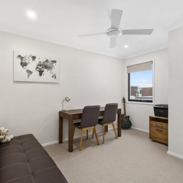 Townhouse in Cova Estate - Pool & Gym Facilities - Photo 1