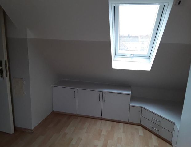 Gepflegtes, helles 1-Zimmer Dachgeschossappartment - Photo 1