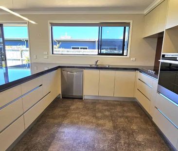 Bell Block - 3 Bedrooms - Photo 3