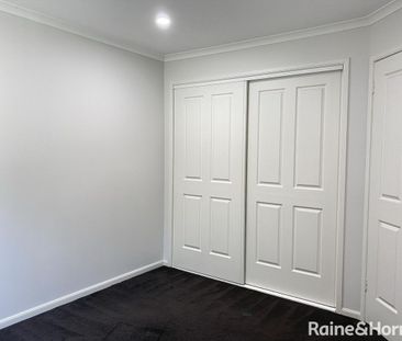 SPACIOUS 3 TOWNHOUSE - Photo 5