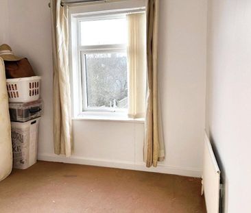 3 bedroom end of terrace house to rent - Photo 2