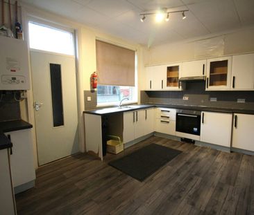 Terraced House to rent on - Photo 4