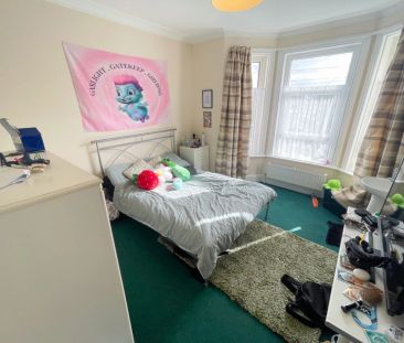 To Rent Fortescue Road, Charminster, Bournemouth, BH3 £2,500 pcm Te... - Photo 4