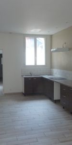 Location Appartement 4 pièces 90m² LA FLECHE 72200 - Photo 3