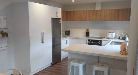 Fully furnished 2 bedroom in Taradale - Photo 3