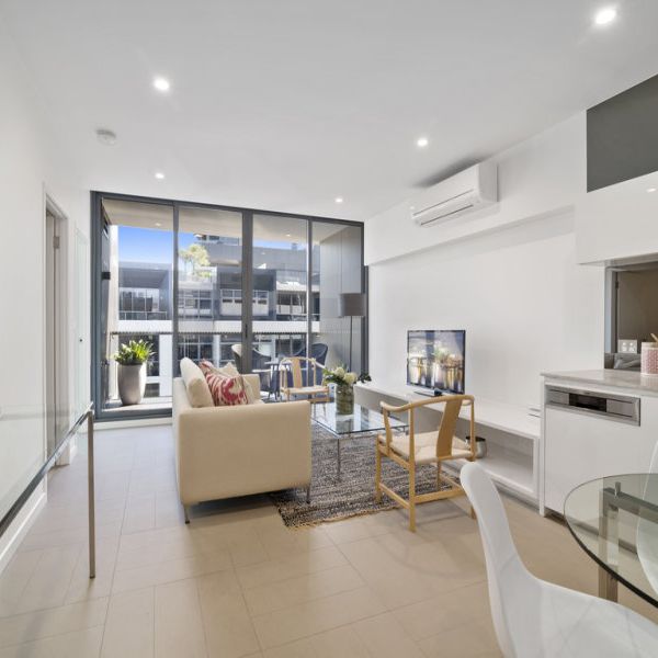 Luxury Bright North-Facing Apartment - Photo 1