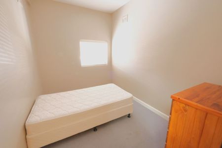 3 Bedroom Apartment - Photo 5