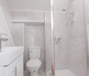 4 bedroom terraced house to rent - Photo 6