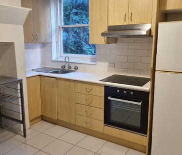 2/100 Grey Street, St Kilda, VIC 3182 - Photo 6