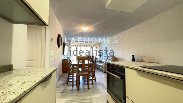 Alquiler de piso en Avenida Benajarafe - Photo 1