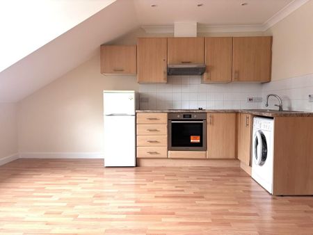 Studio to rent - Photo 2